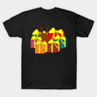 Cute reindeer hiding behind Christmas gifts T-Shirt